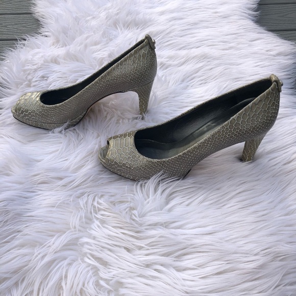 Stuart Weitzman peep toe heels - Picture 3 of 5